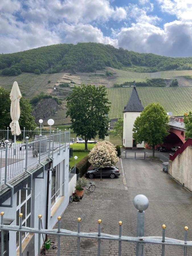 Gaestehaus & Weingut Cluesserath-Weiler Trittenheim Exterior foto