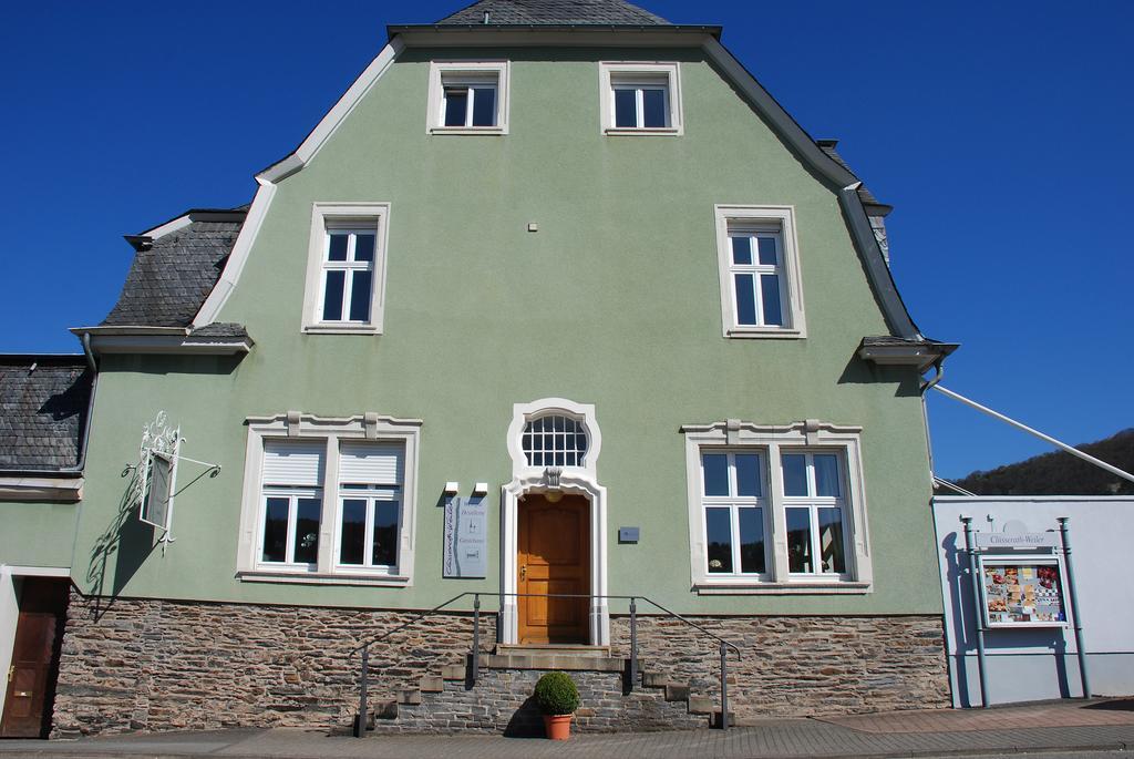 Gaestehaus & Weingut Cluesserath-Weiler Trittenheim Exterior foto